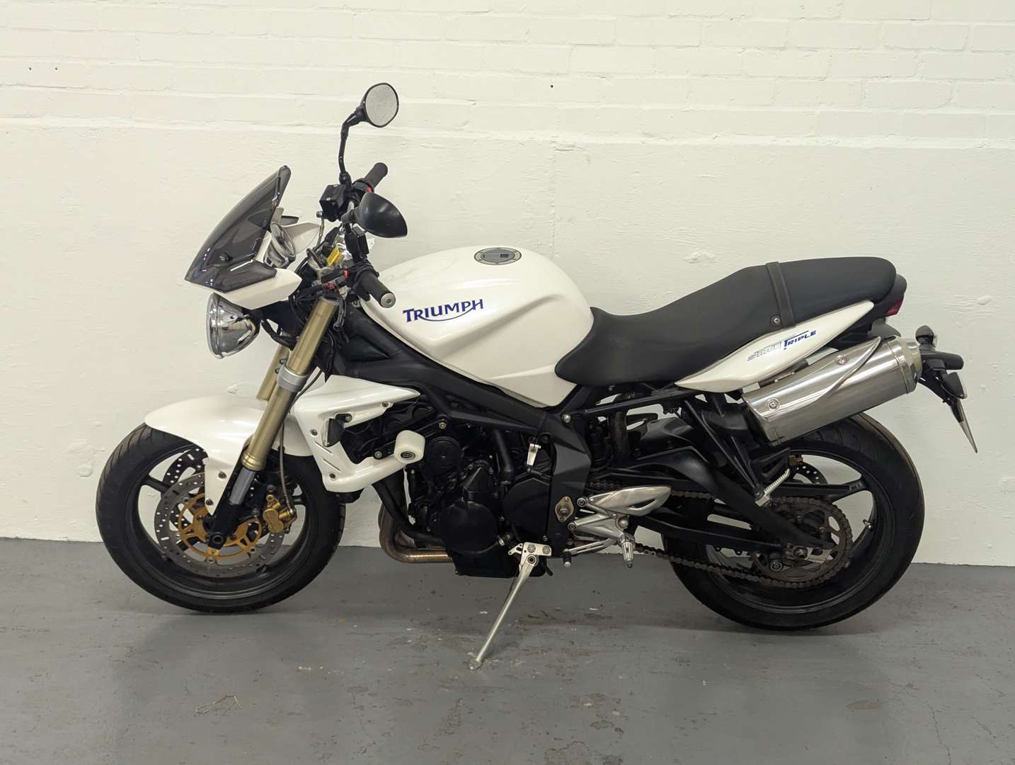 <p>2011 TRIUMPH STREET TRIPLE 675</p>