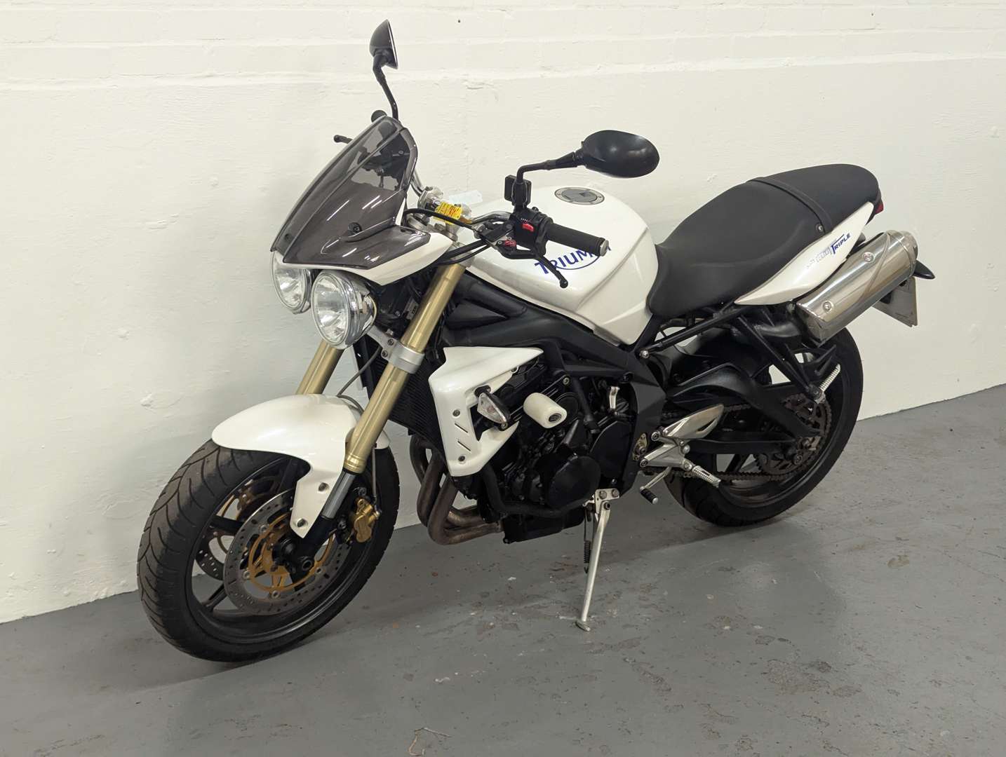 <p>2011 TRIUMPH STREET TRIPLE 675</p>