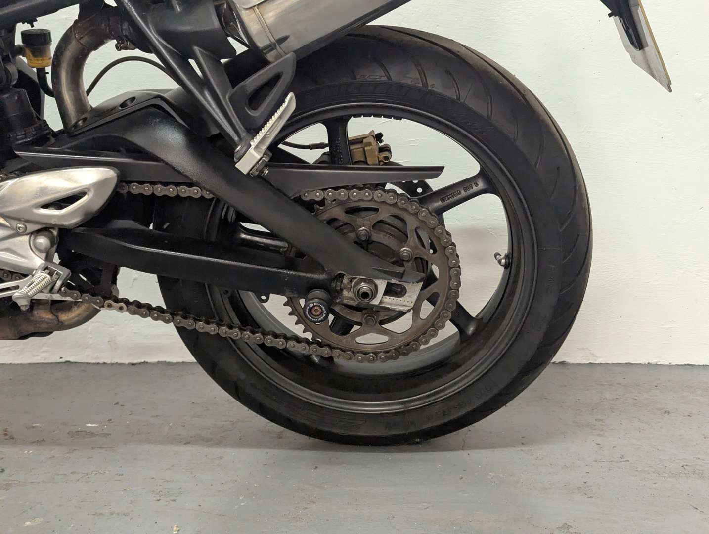 <p>2011 TRIUMPH STREET TRIPLE 675</p>