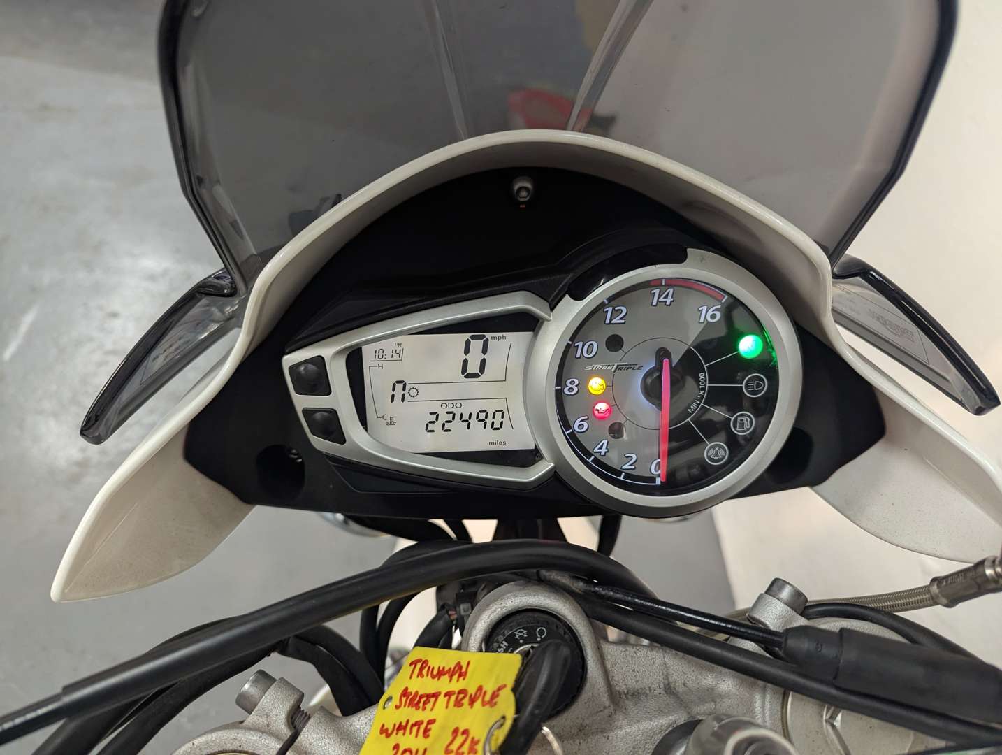 <p>2011 TRIUMPH STREET TRIPLE 675</p>