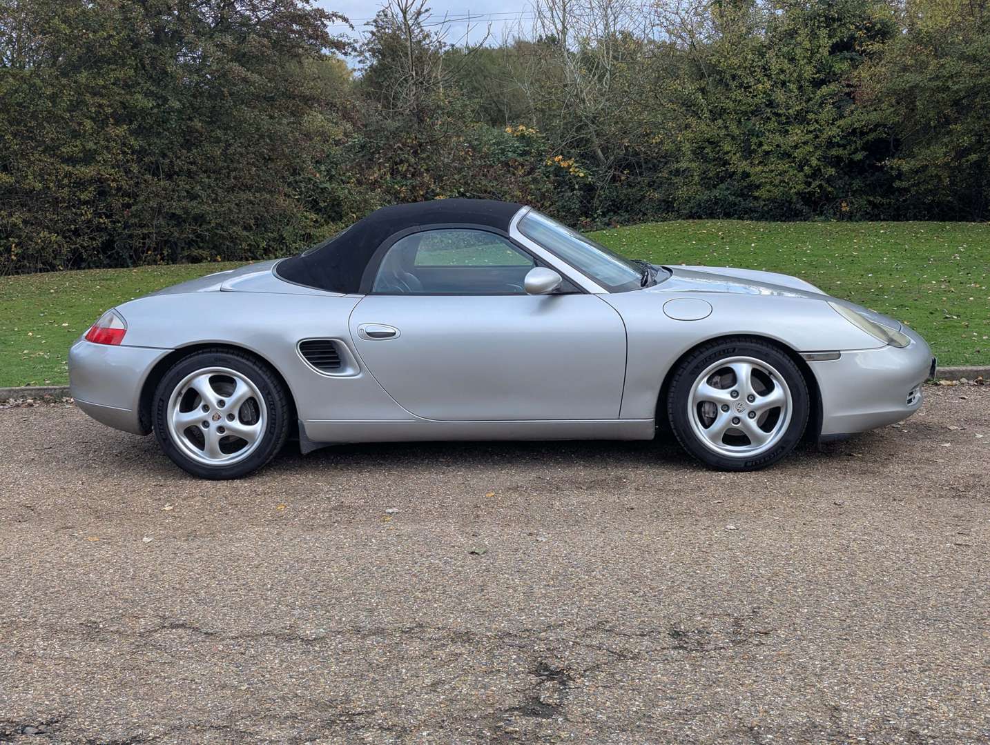 <p>2001 PORSCHE BOXSTER (986)</p>