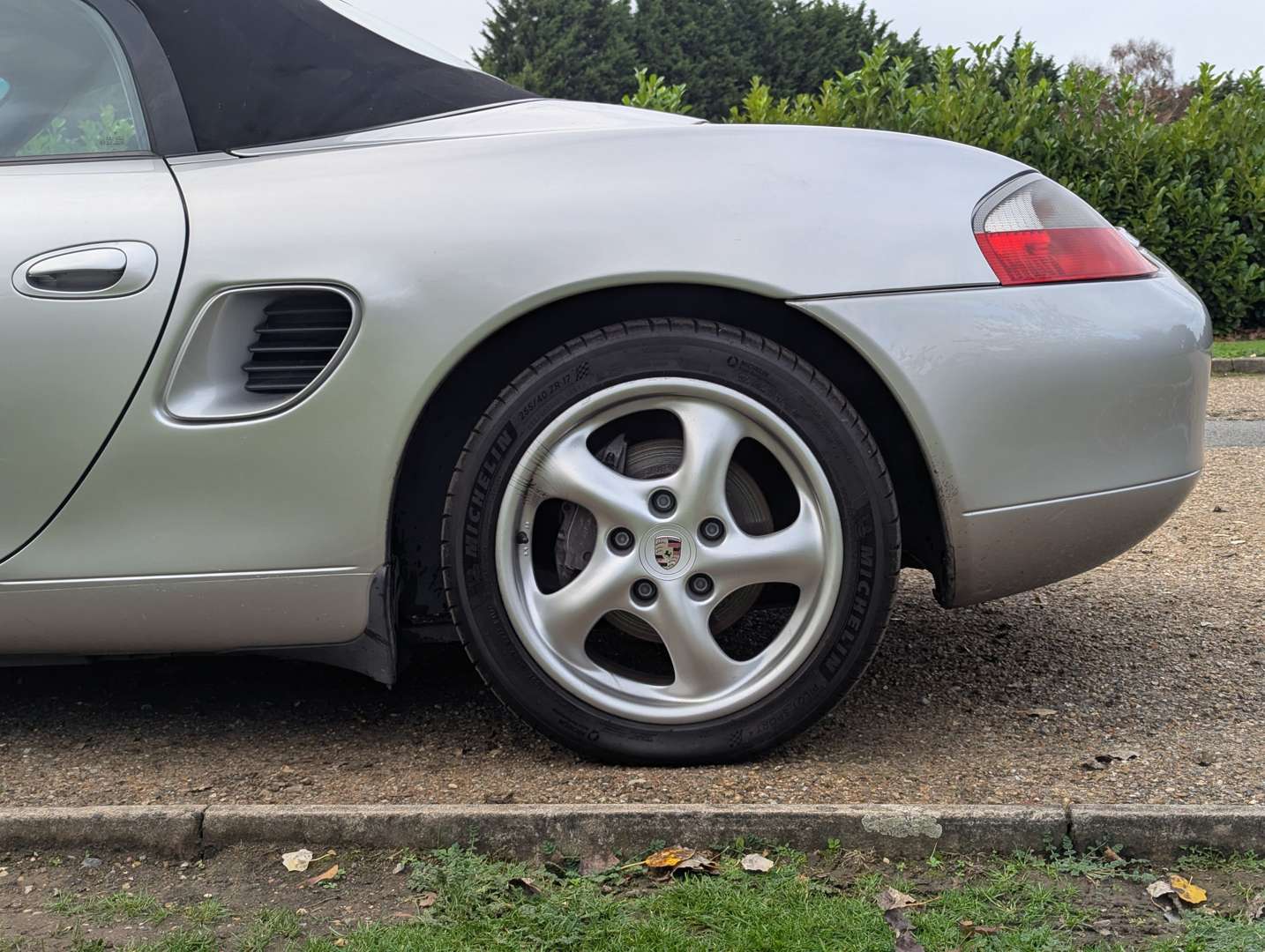 <p>2001 PORSCHE BOXSTER (986)</p>