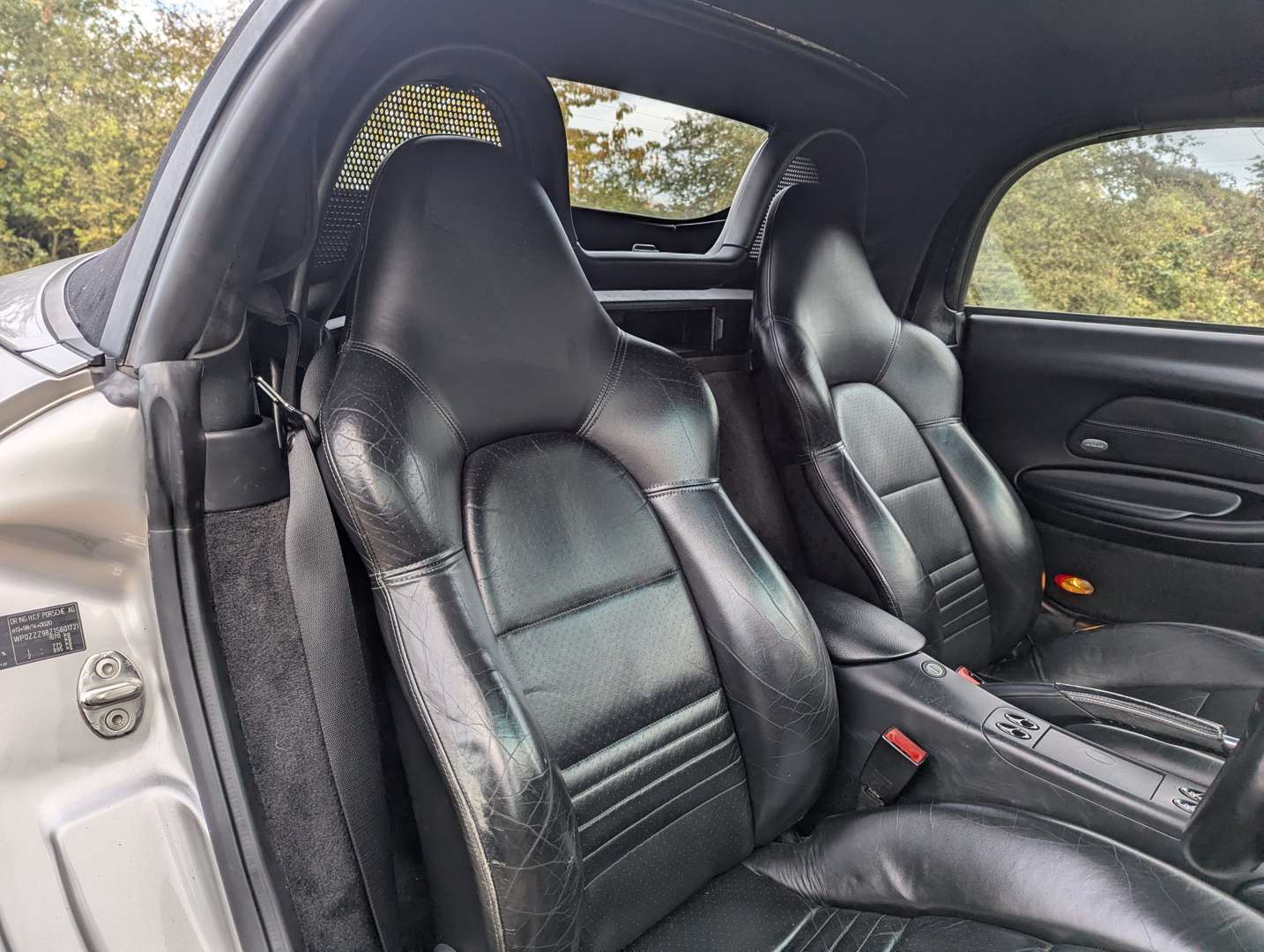 <p>2001 PORSCHE BOXSTER (986)</p>