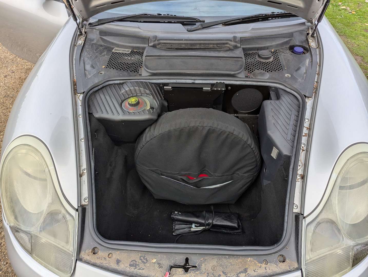 <p>2001 PORSCHE BOXSTER (986)</p>