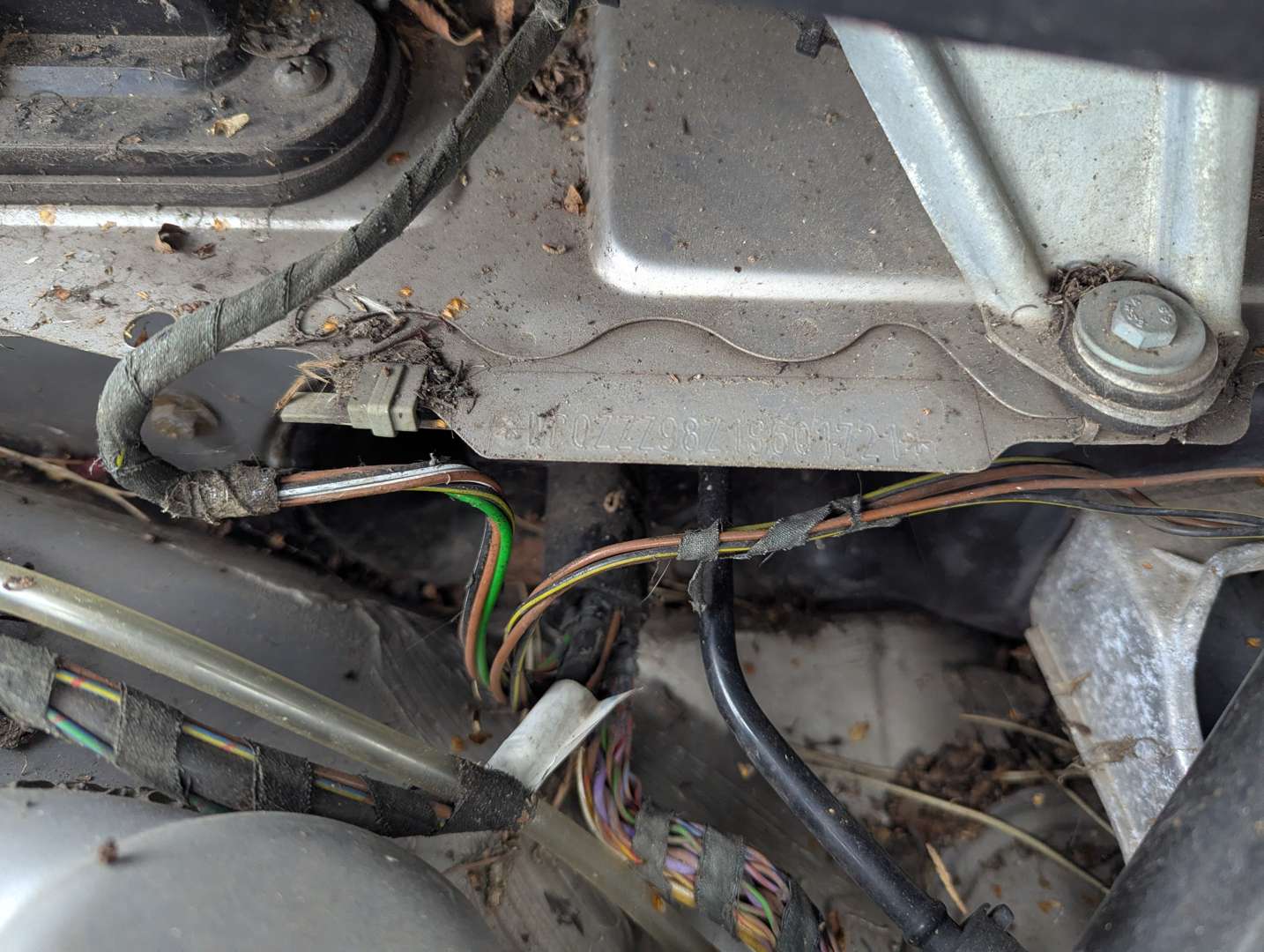 <p>2001 PORSCHE BOXSTER (986)</p>