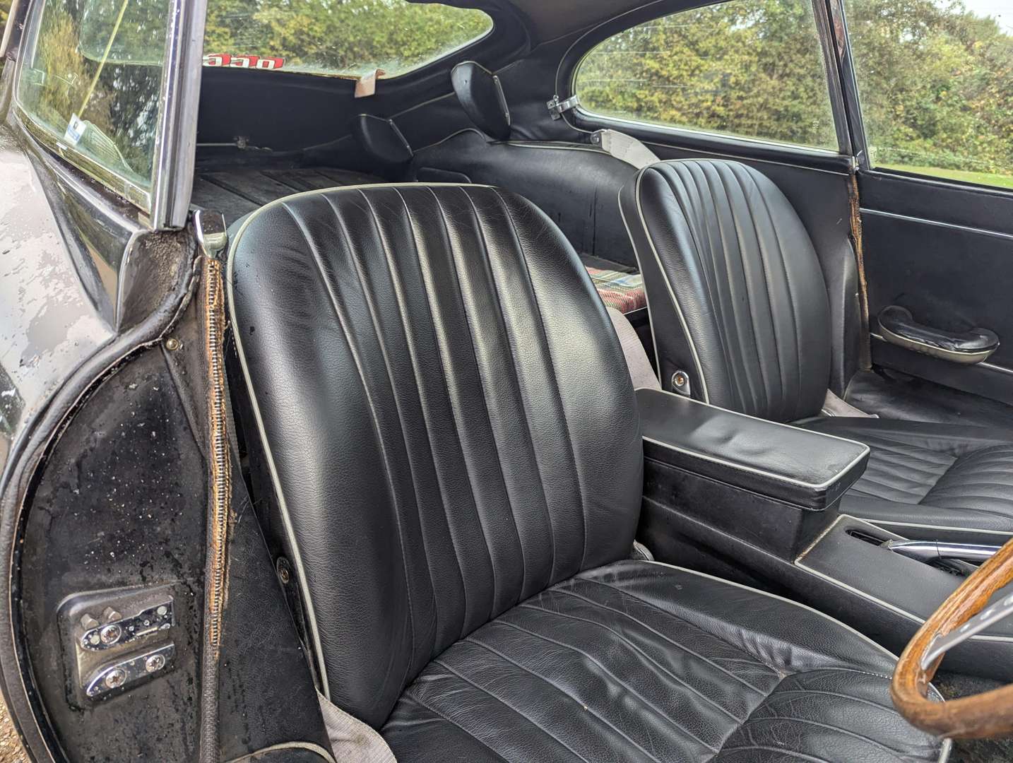 <p>1965 JAGUAR E-TYPE S1 4.2 FHC</p>