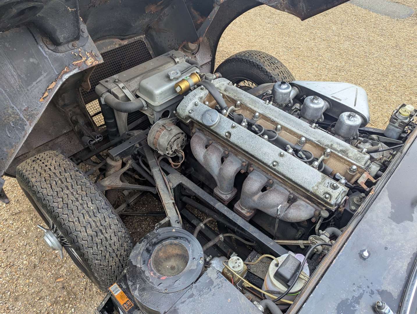 <p>1965 JAGUAR E-TYPE S1 4.2 FHC</p>