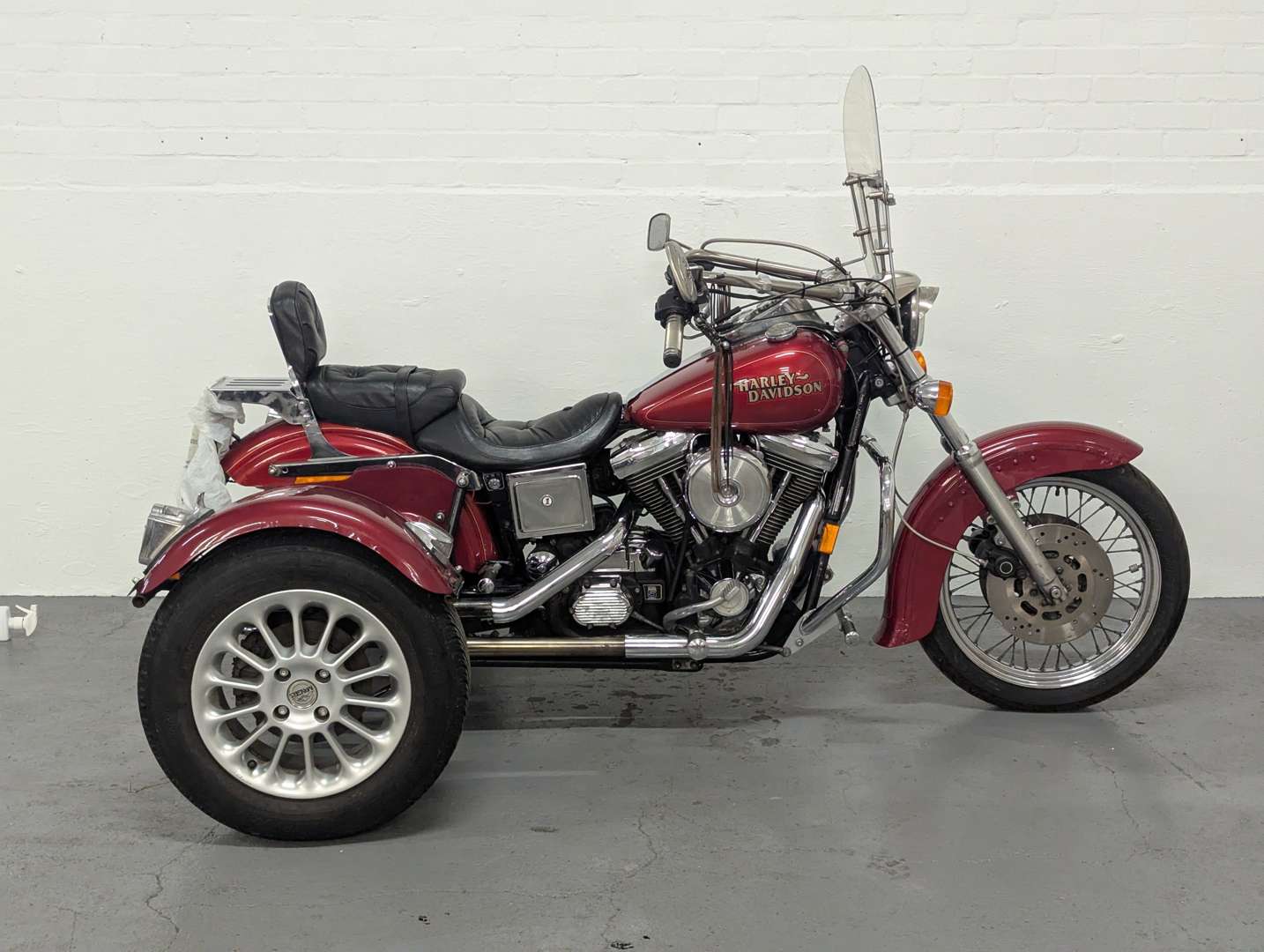 <p>1997 HARLEY DAVIDSON TRIKE</p>