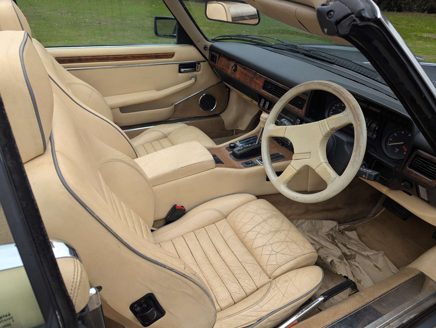 <p>1991 JAGUAR XJ-S 5.3 V12 CONVERTIBLE AUTO</p>