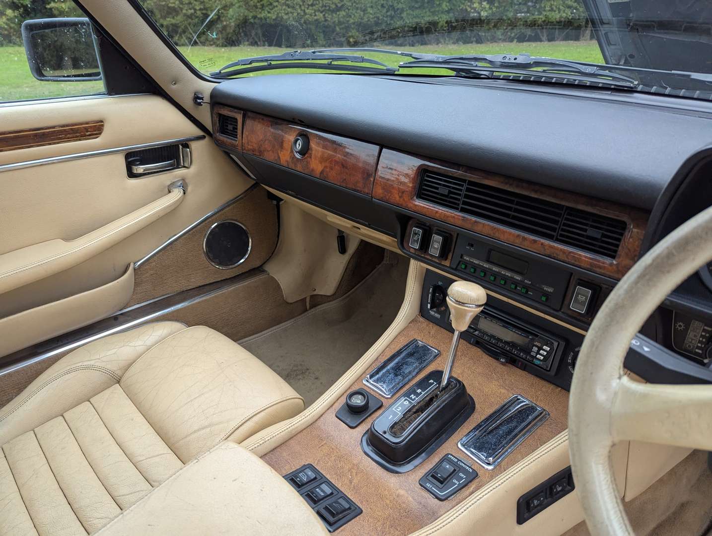 <p>1991 JAGUAR XJ-S 5.3 V12 CONVERTIBLE AUTO</p>