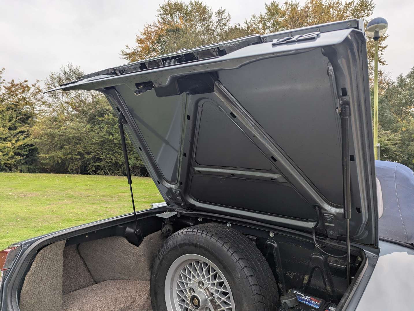 <p>1991 JAGUAR XJ-S 5.3 V12 CONVERTIBLE AUTO</p>