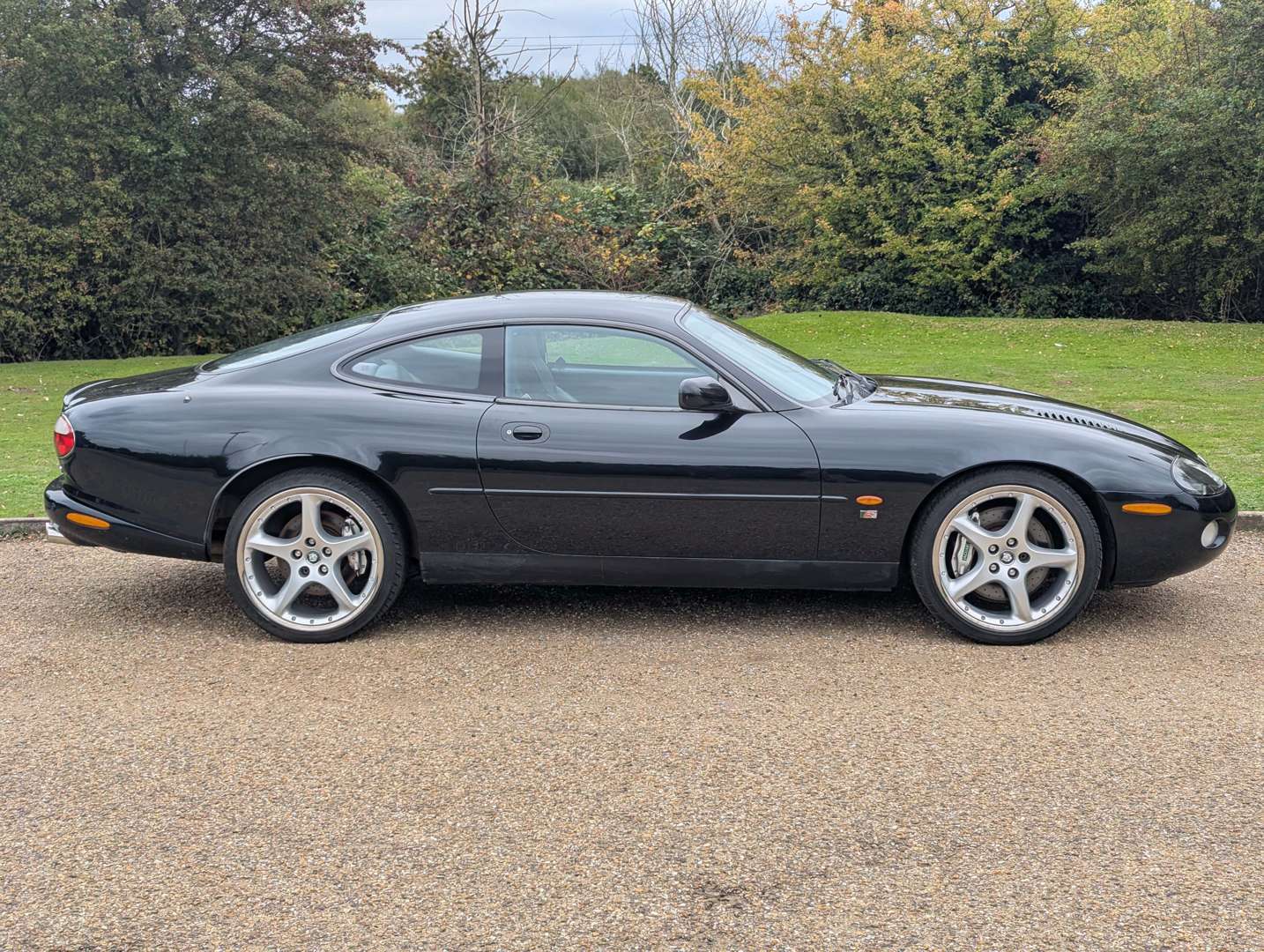 <p>2003 JAGUAR XKR 4.2 COUPE AUTO</p>