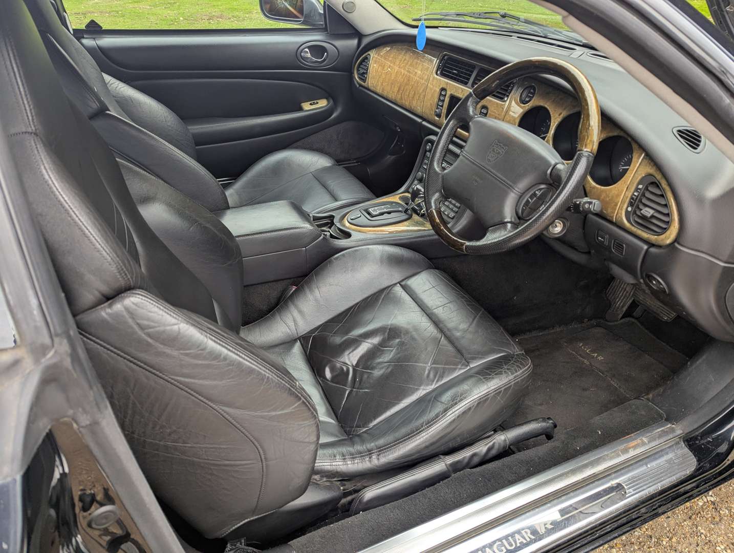 <p>2003 JAGUAR XKR 4.2 COUPE AUTO</p>