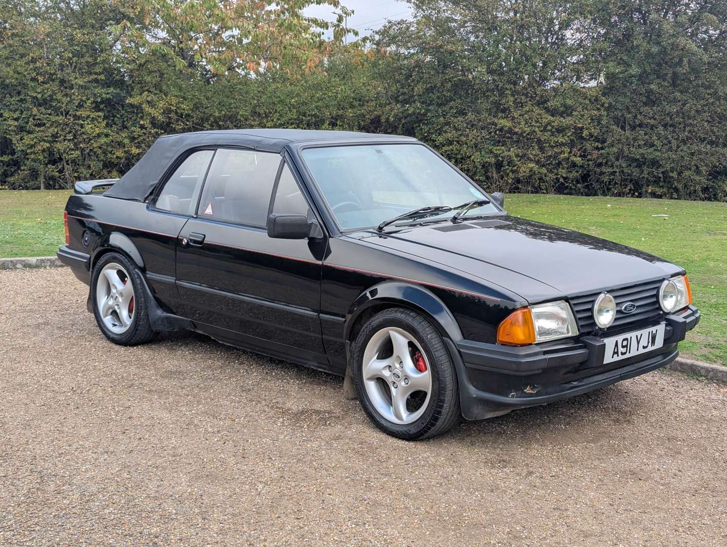 <p>1984 FORD ESCORT 1.6 CABRIOLET</p>
