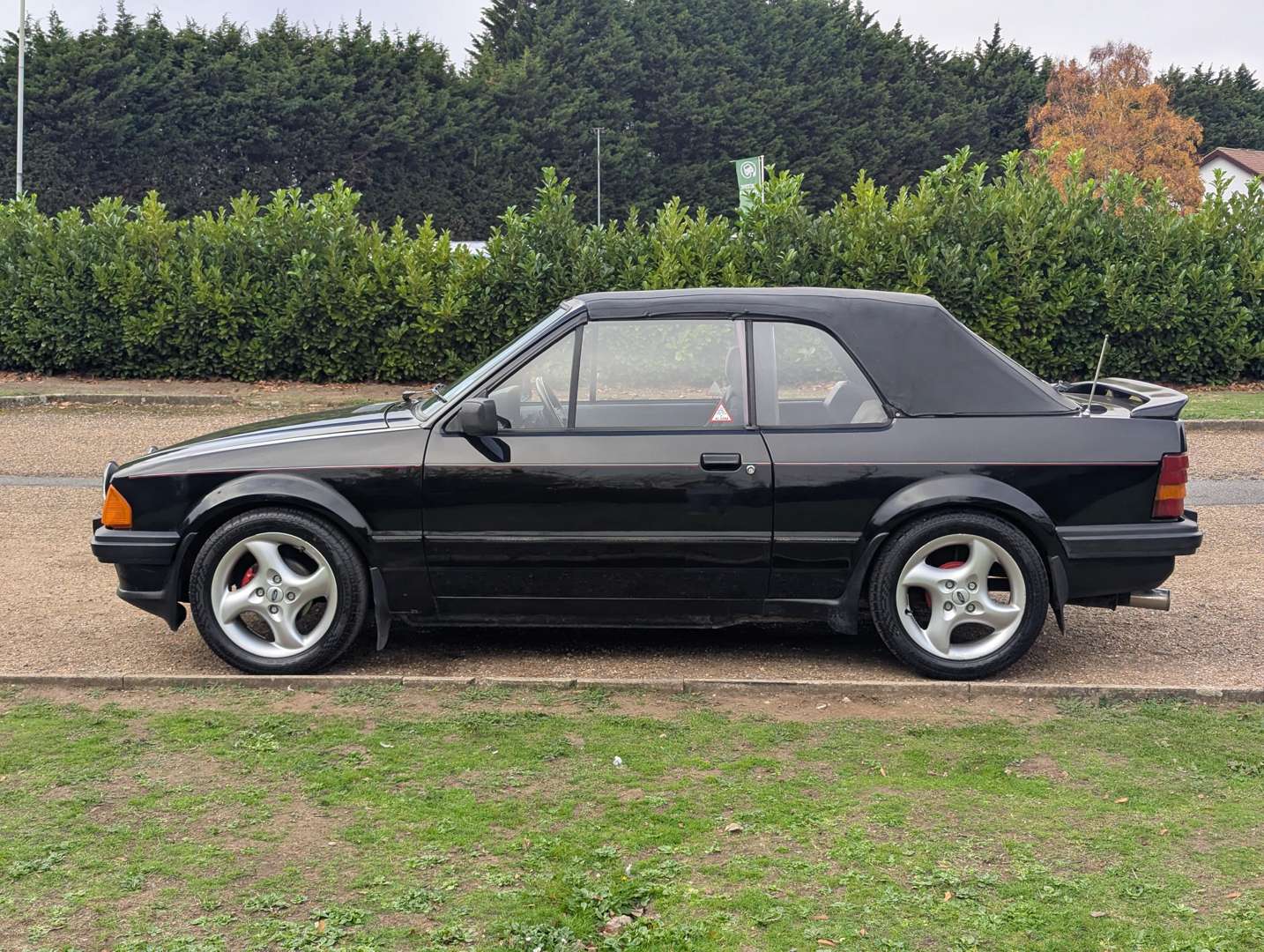 <p>1984 FORD ESCORT 1.6 CABRIOLET</p>