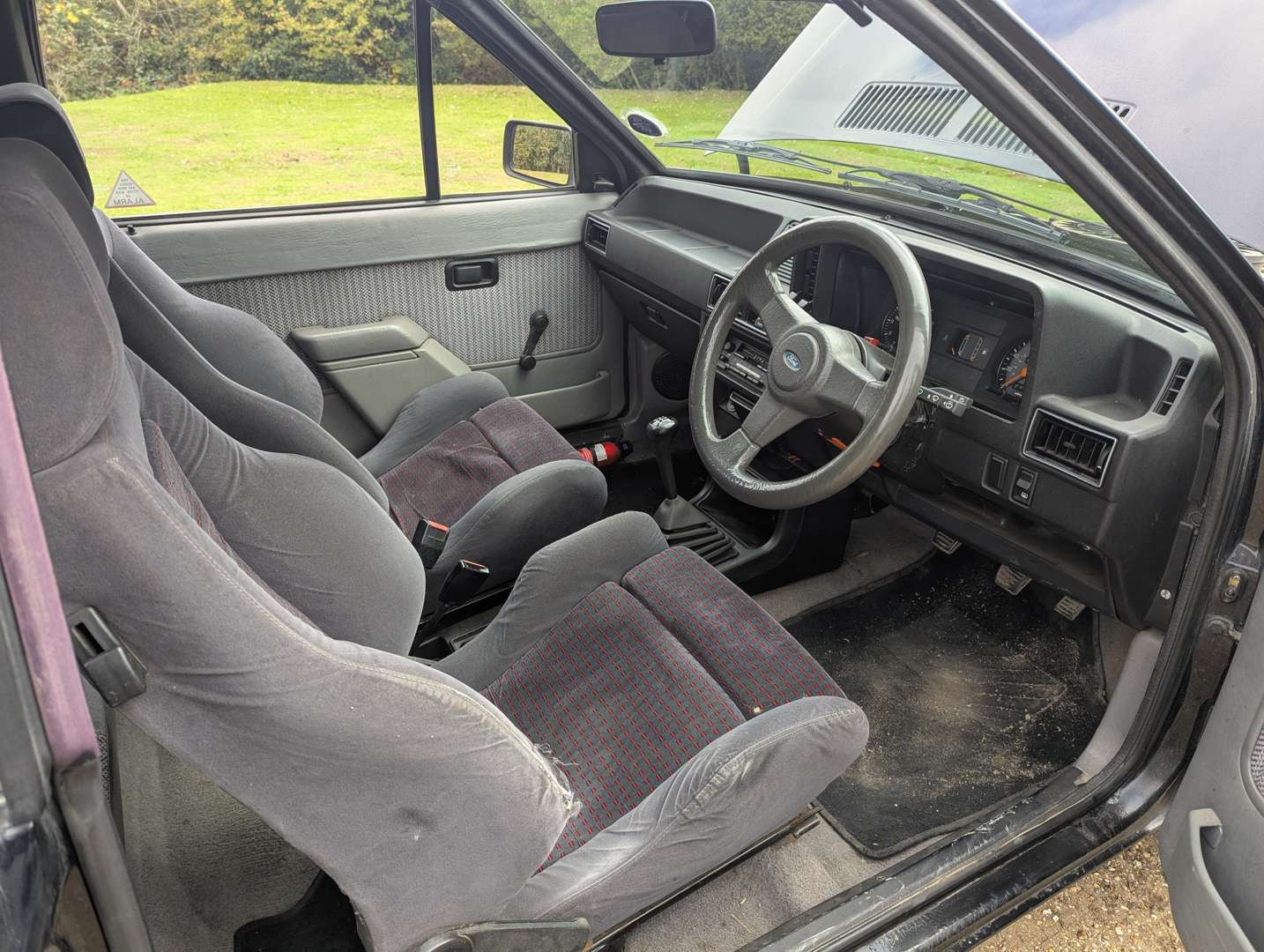 <p>1984 FORD ESCORT 1.6 CABRIOLET</p>