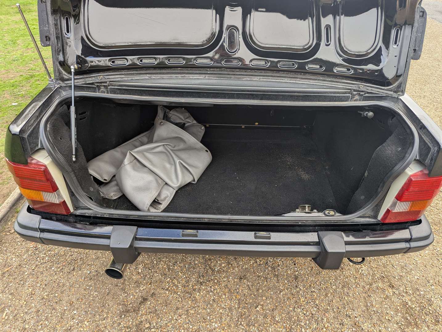 <p>1984 FORD ESCORT 1.6 CABRIOLET</p>