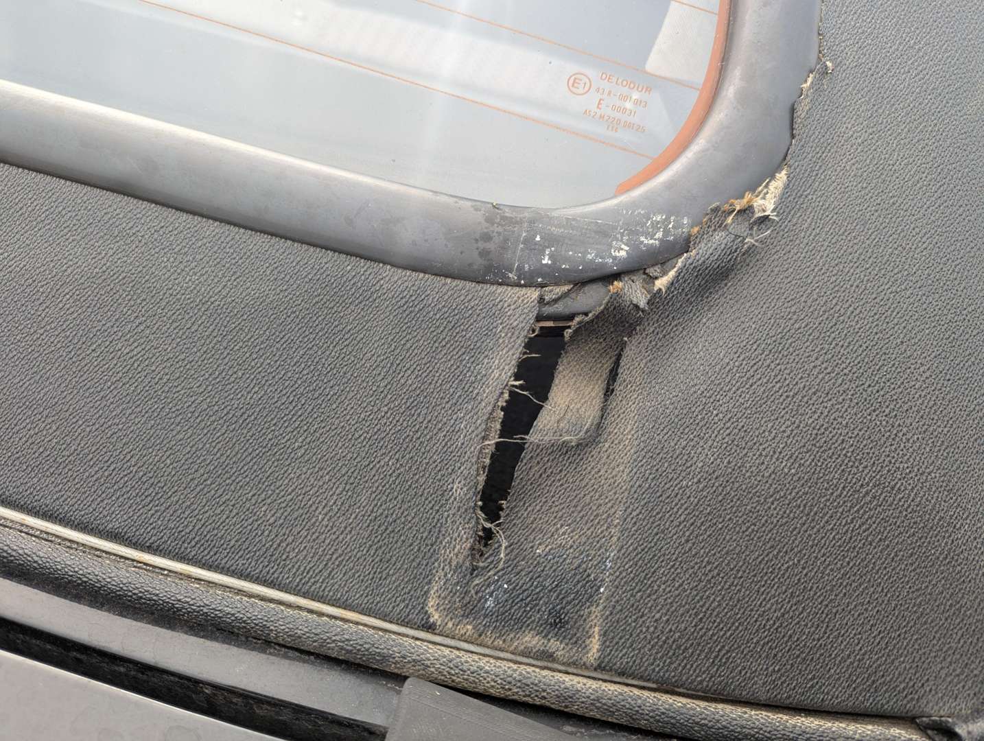 <p>1984 FORD ESCORT 1.6 CABRIOLET</p>