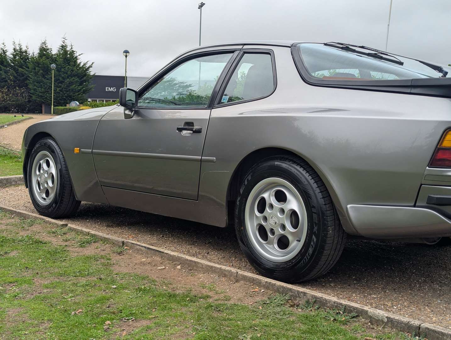 <p>1986 PORSCHE 944</p>