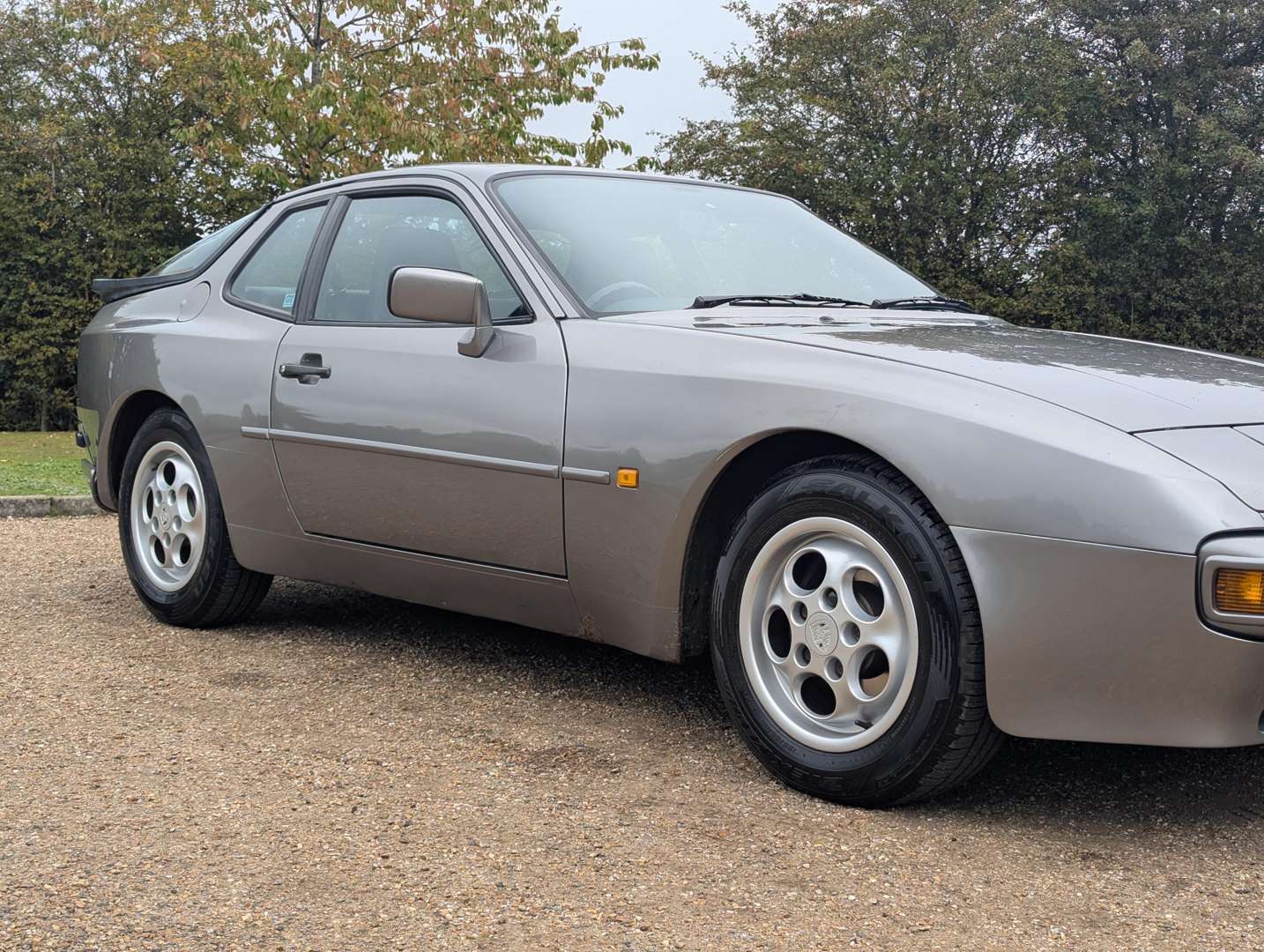 <p>1986 PORSCHE 944</p>