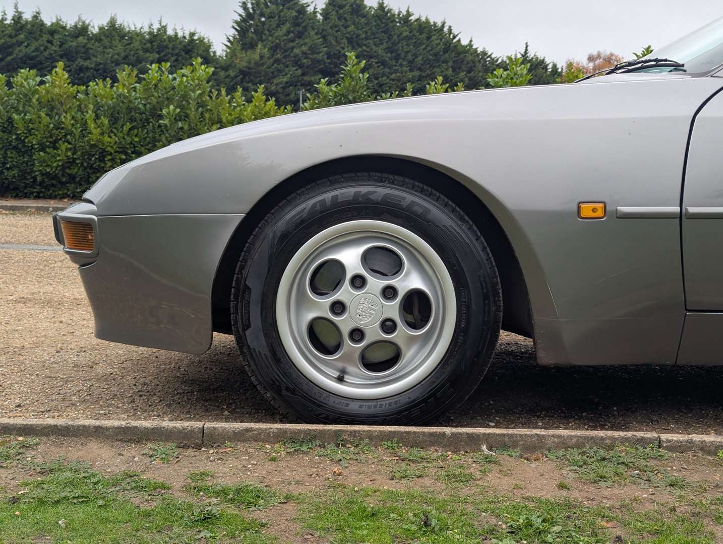 <p>1986 PORSCHE 944</p>