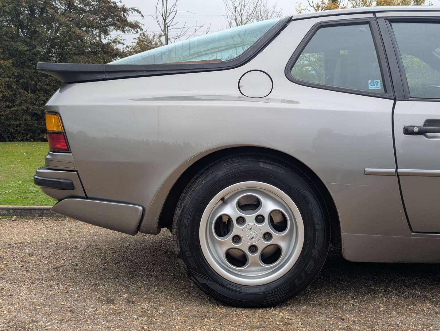 <p>1986 PORSCHE 944</p>