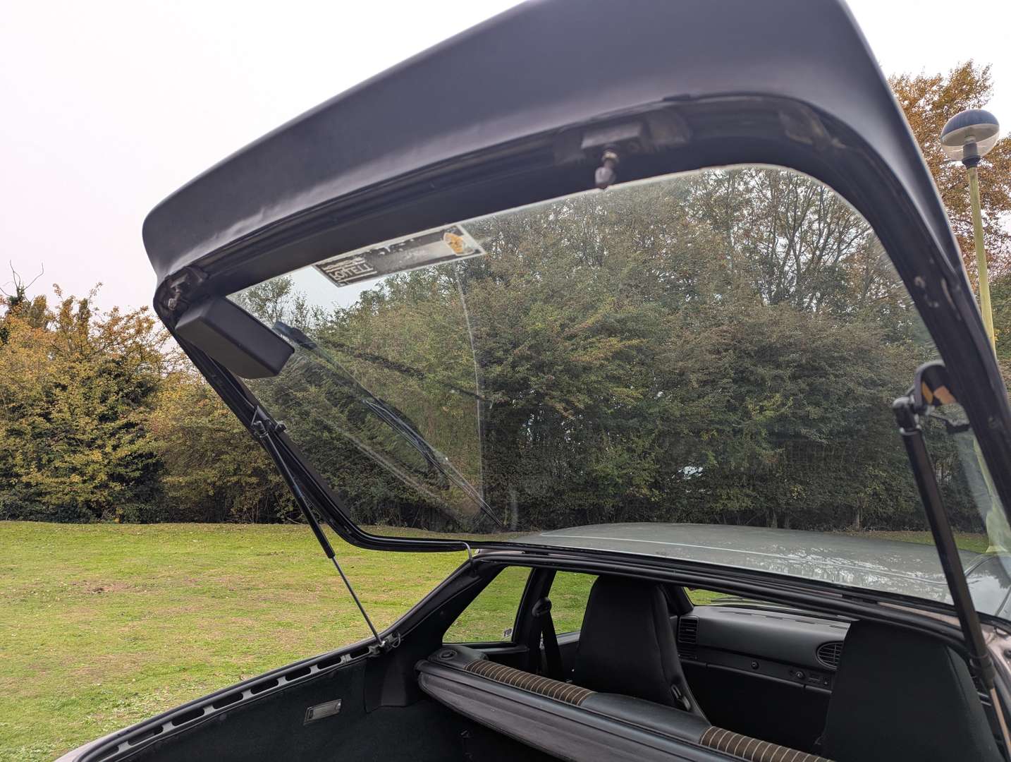 <p>1986 PORSCHE 944</p>