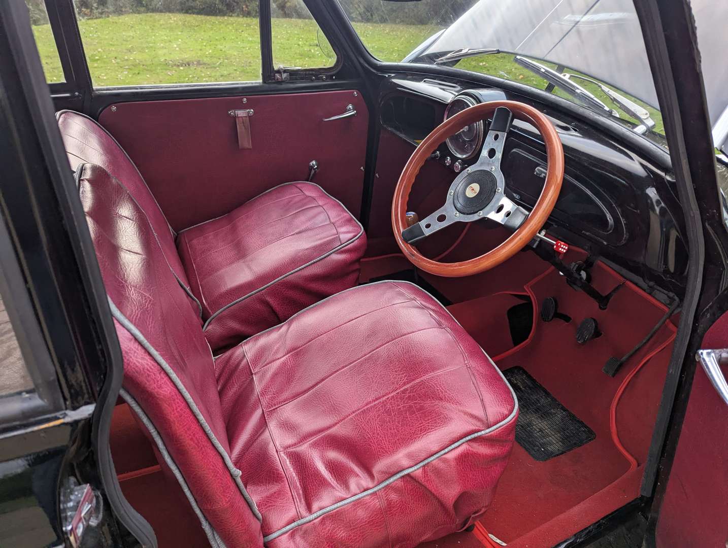 <p>1957 MORRIS MINOR 1000</p>