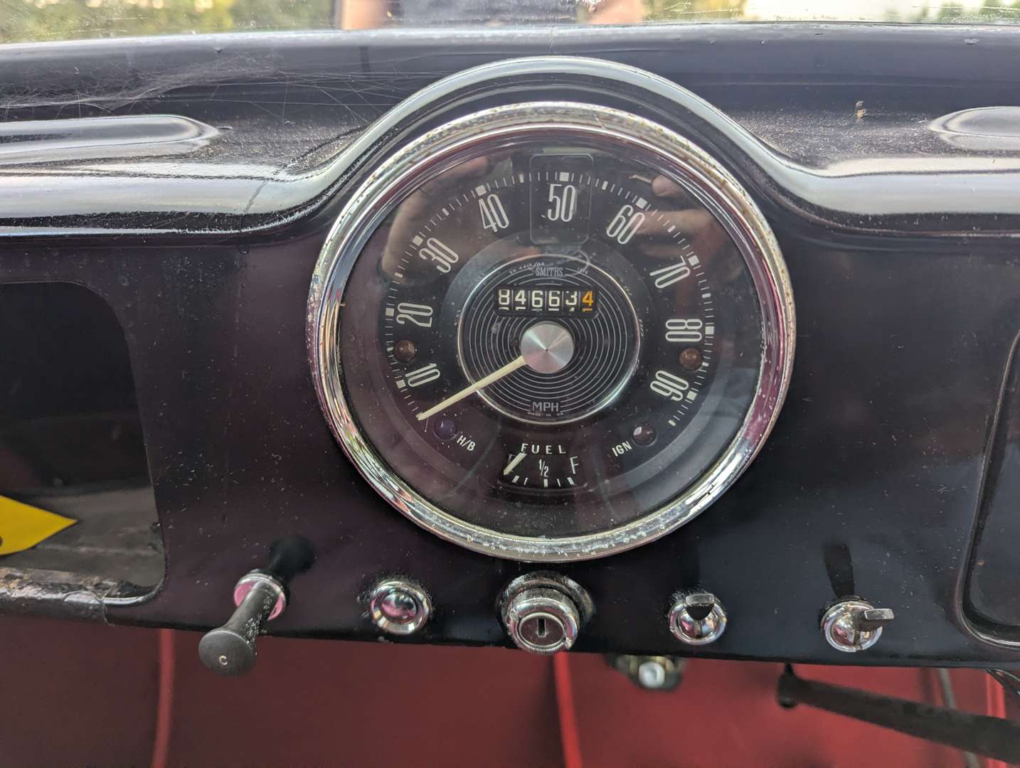 <p>1957 MORRIS MINOR 1000</p>