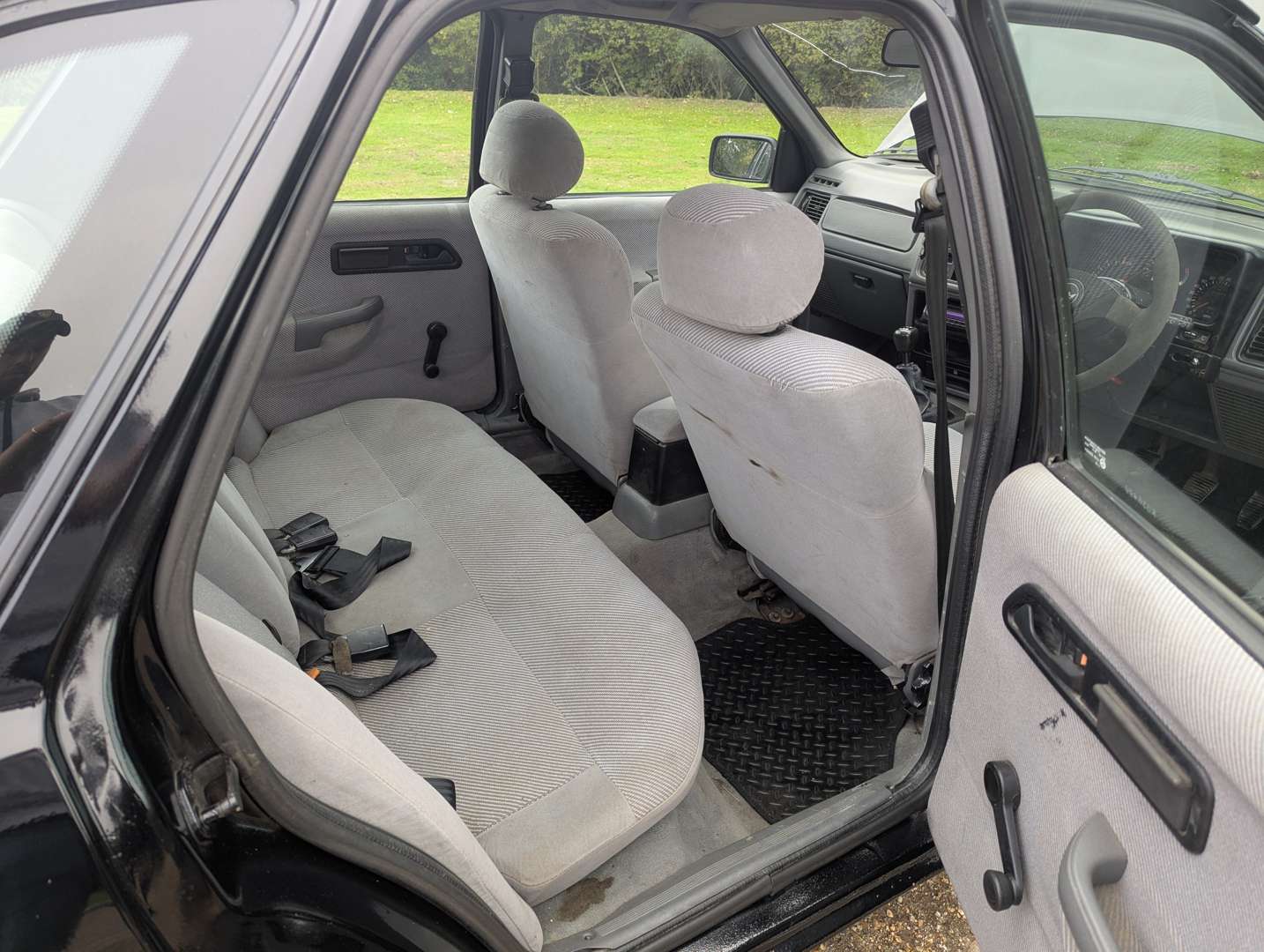 <p>1989 FORD SIERRA GLS 2.9I 4X4</p>