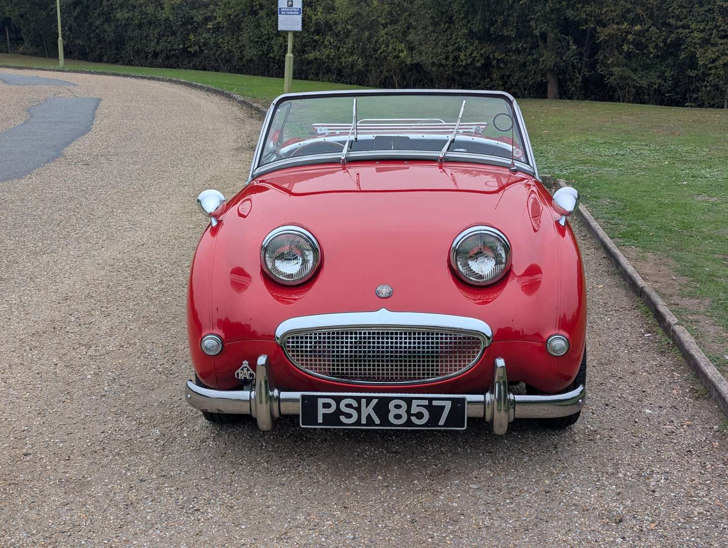 <p>1960 AUSTIN HEALEY SPRITE FROGEYE</p>