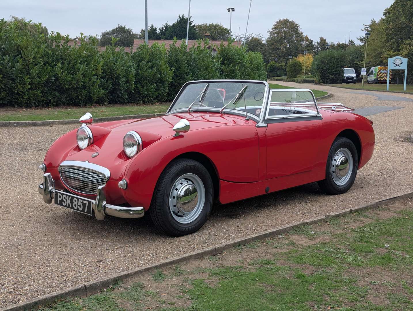 <p>1960 AUSTIN HEALEY SPRITE FROGEYE</p>
