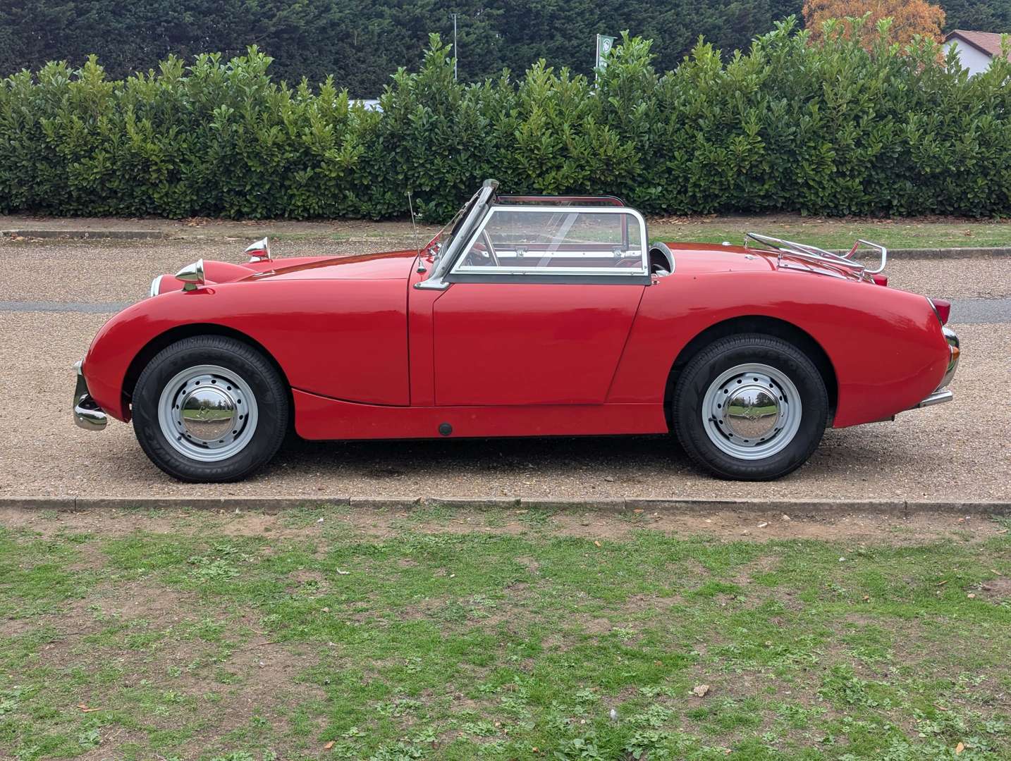 <p>1960 AUSTIN HEALEY SPRITE FROGEYE</p>
