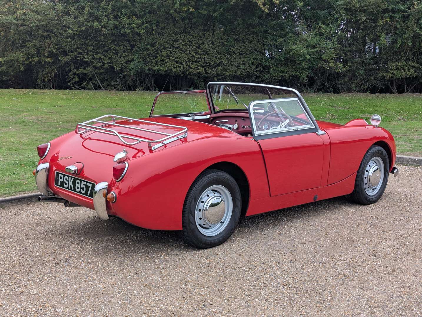 <p>1960 AUSTIN HEALEY SPRITE FROGEYE</p>