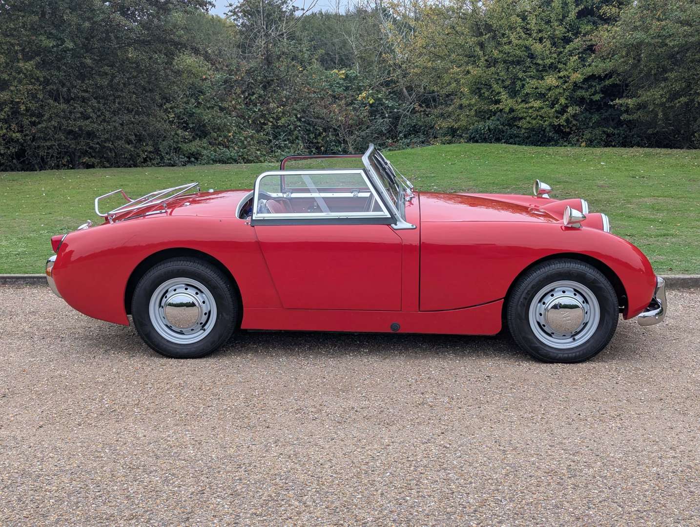 <p>1960 AUSTIN HEALEY SPRITE FROGEYE</p>