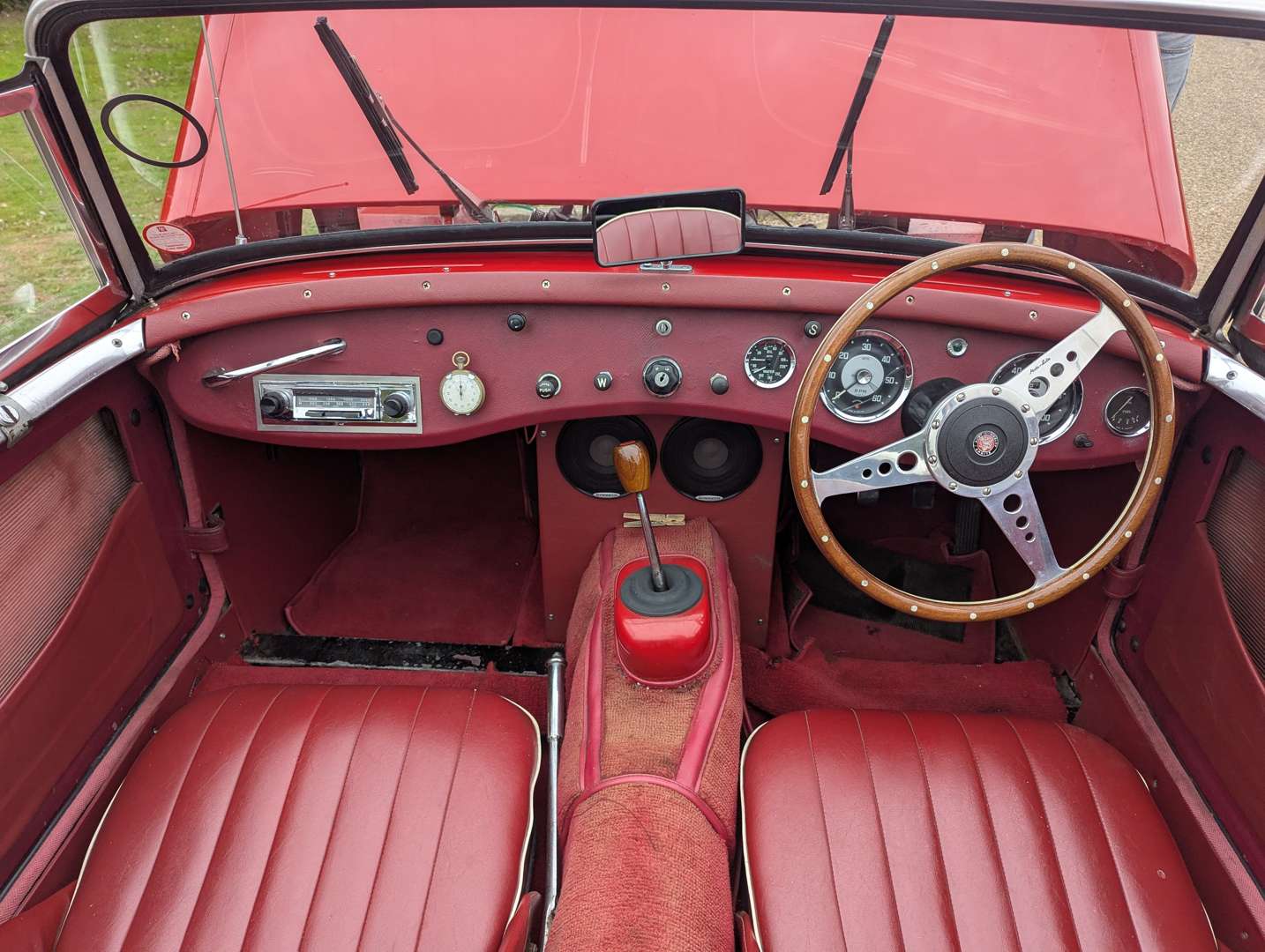 <p>1960 AUSTIN HEALEY SPRITE FROGEYE</p>