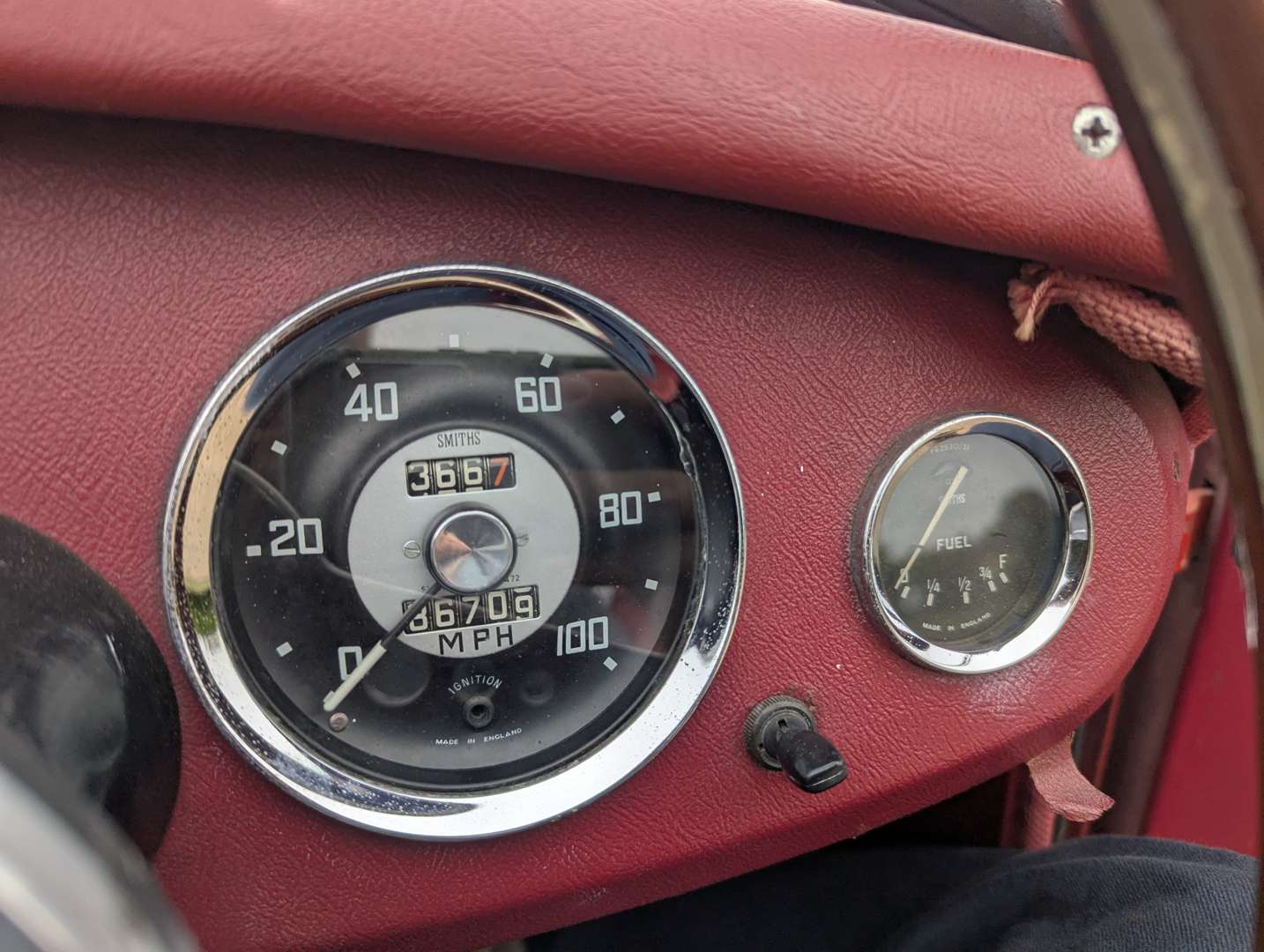 <p>1960 AUSTIN HEALEY SPRITE FROGEYE</p>