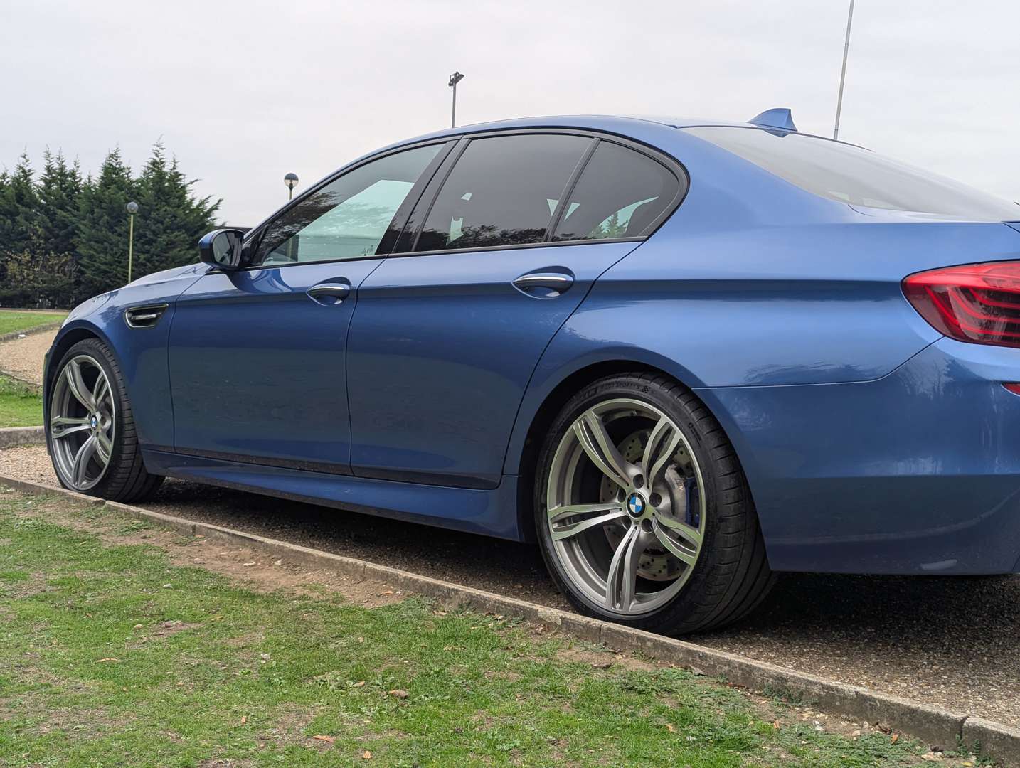 <p>2015 BMW M5</p>