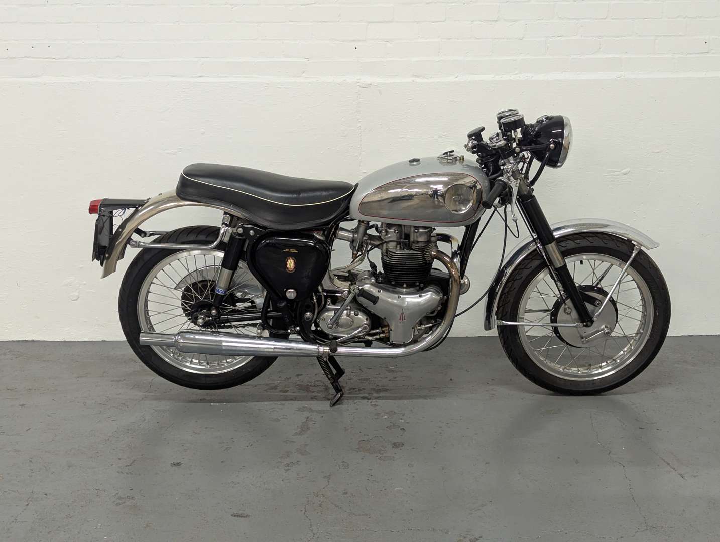 <p>1957 BSA A7 650</p>