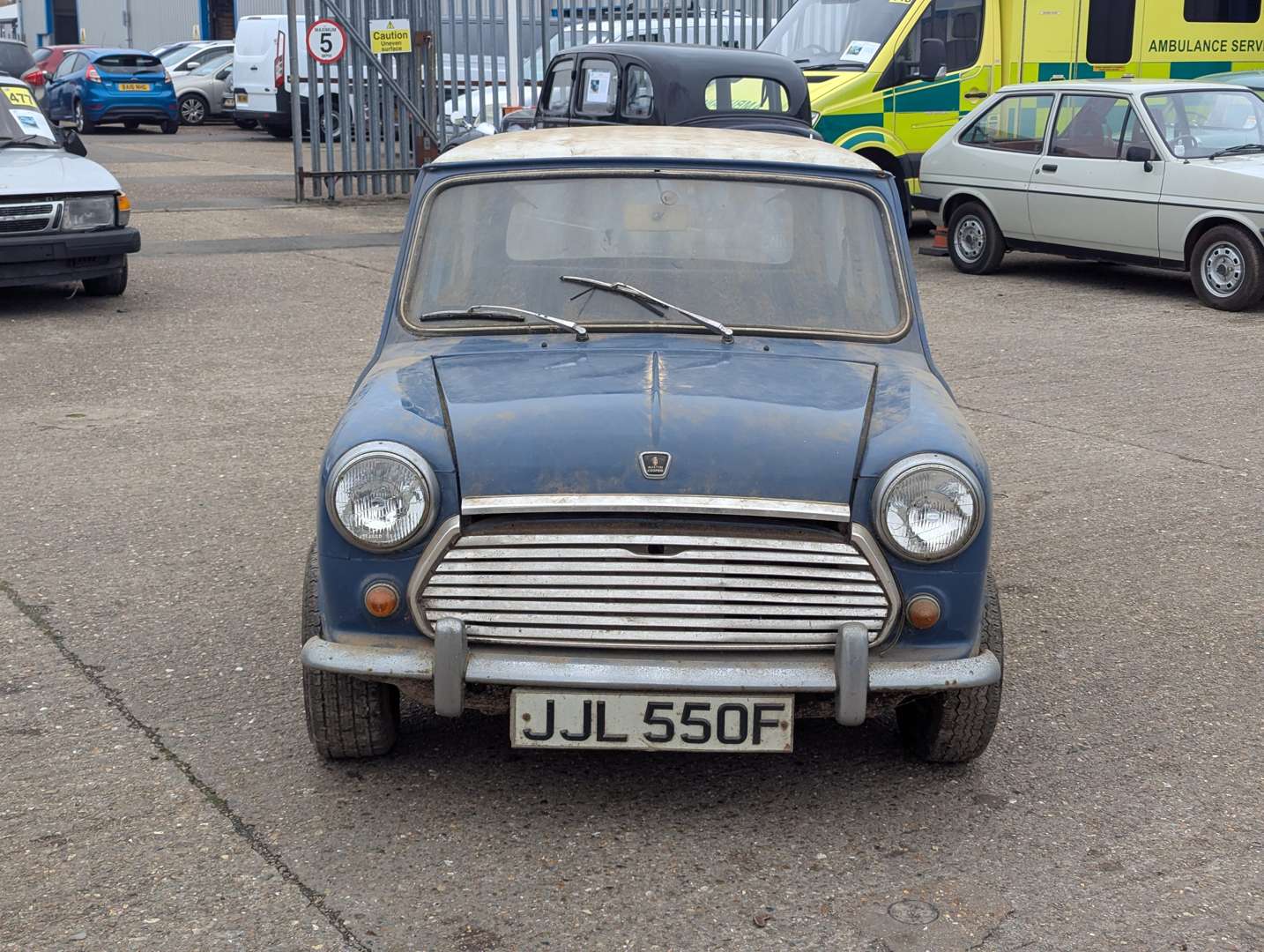 <p>1968 AUSTIN MINI COOPER MKII</p>