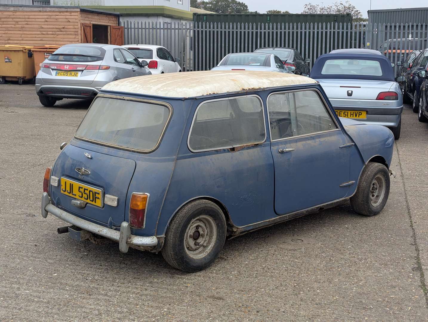 <p>1968 AUSTIN MINI COOPER MKII</p>