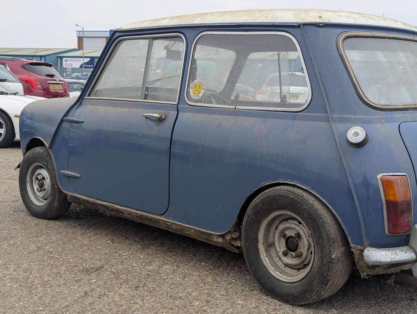 <p>1968 AUSTIN MINI COOPER MKII</p>