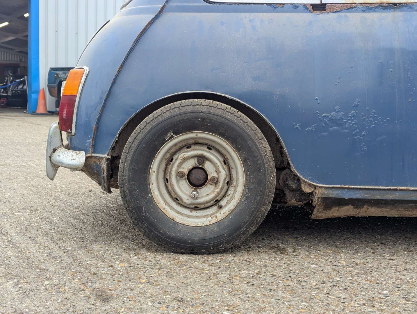 <p>1968 AUSTIN MINI COOPER MKII</p>