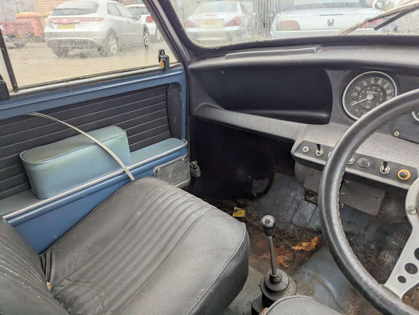 <p>1968 AUSTIN MINI COOPER MKII</p>