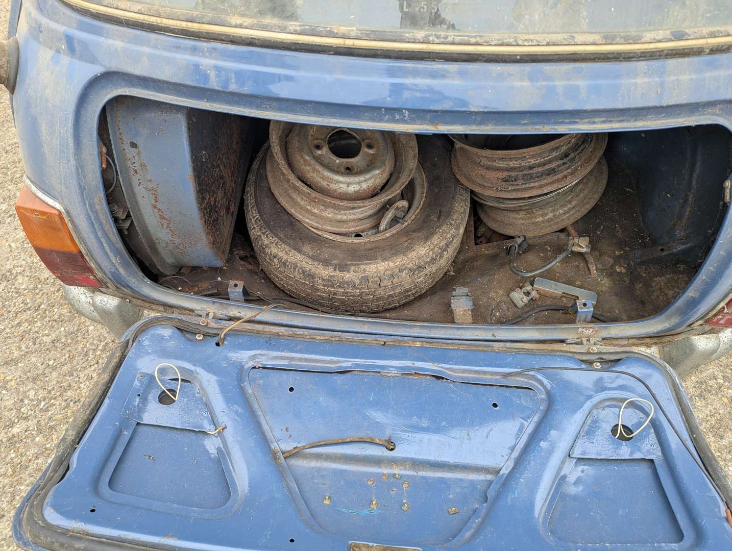 <p>1968 AUSTIN MINI COOPER MKII</p>