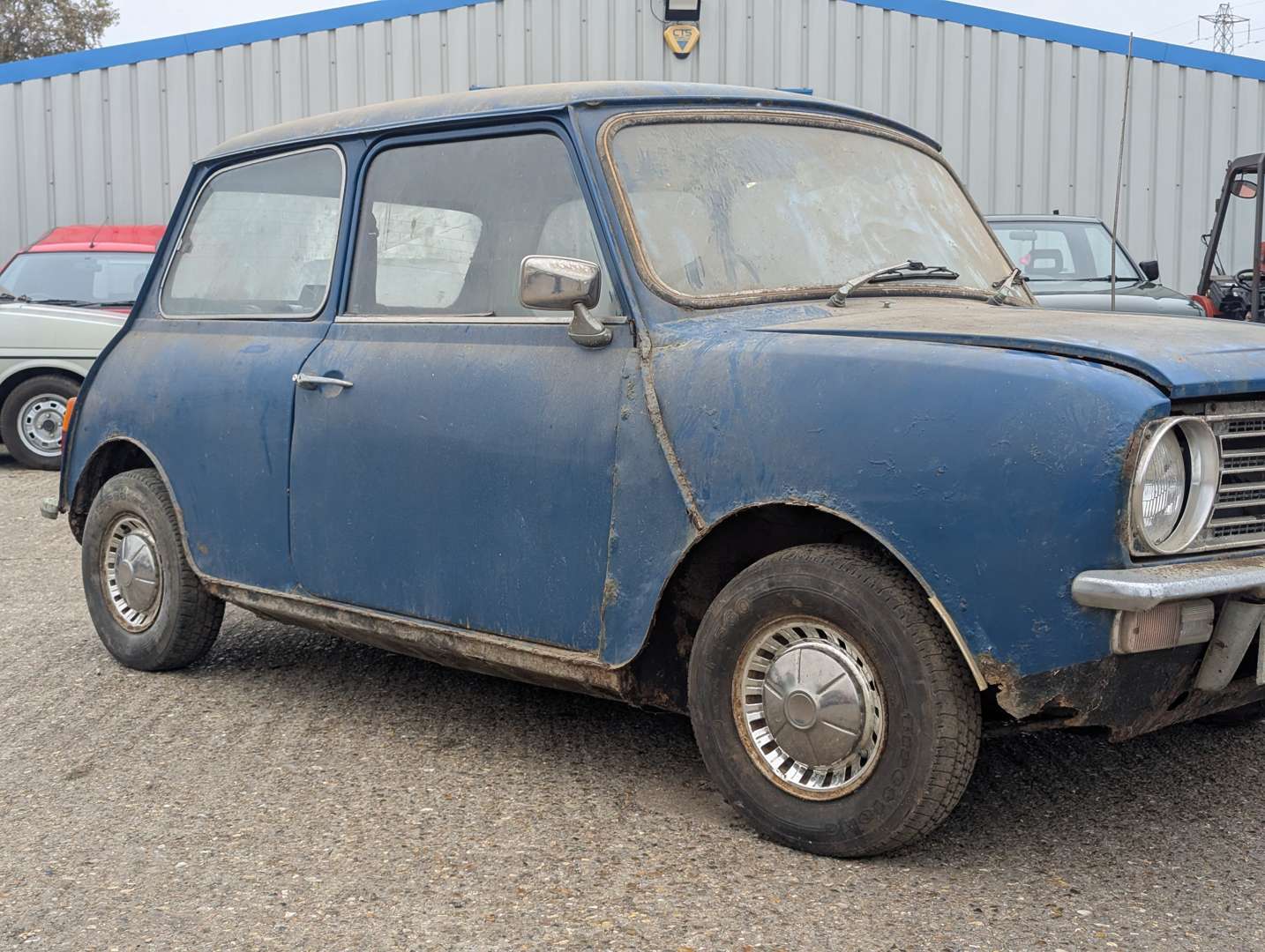 <p>1976 LEYLAND MINI CLUBMAN SALOON</p>