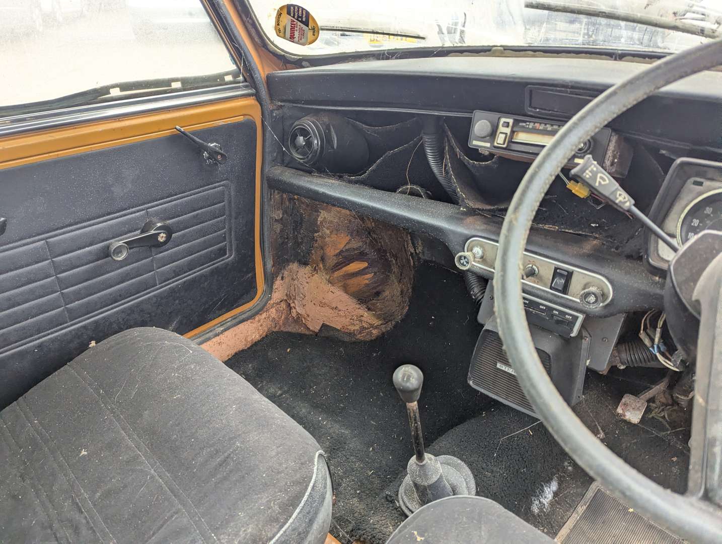 <p>1976 LEYLAND MINI CLUBMAN SALOON</p>