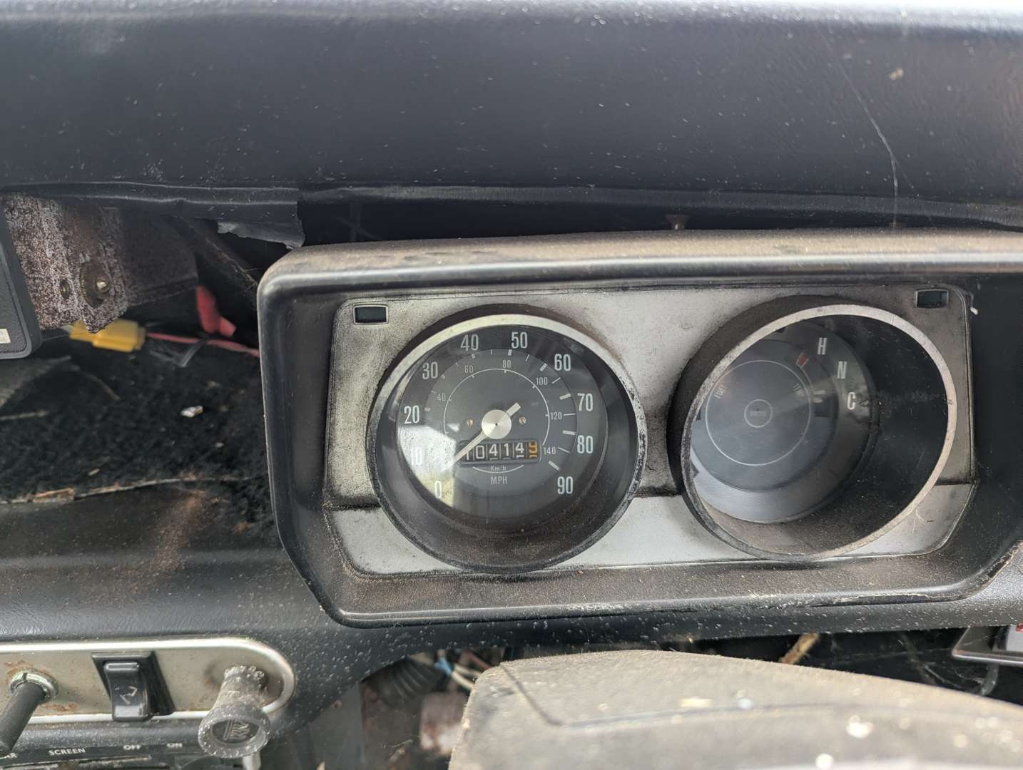 <p>1976 LEYLAND MINI CLUBMAN SALOON</p>