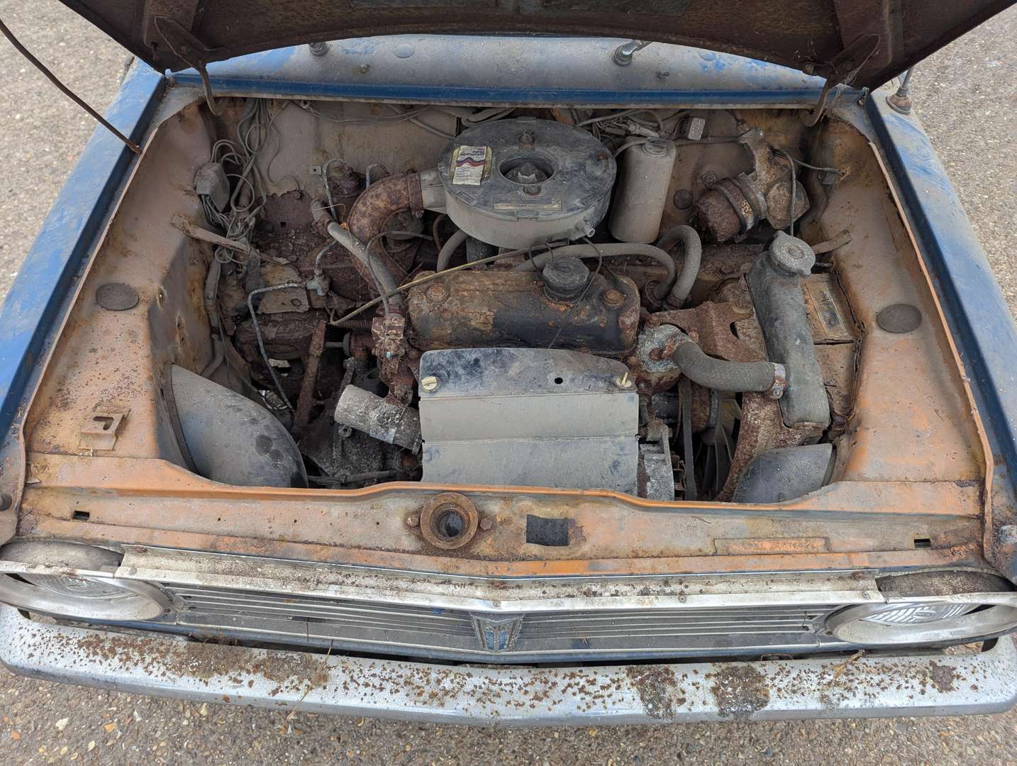 <p>1976 LEYLAND MINI CLUBMAN SALOON</p>