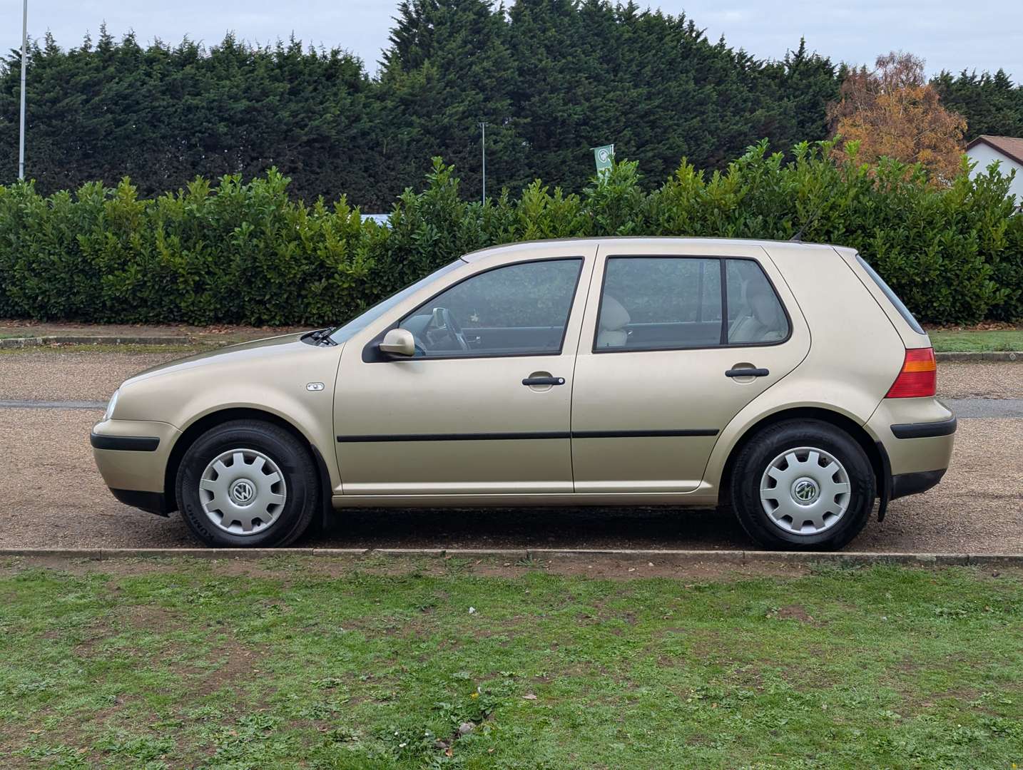 <p>2002 VW GOLF 1.4S</p>
